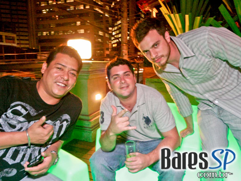 L'Absolu recebeu show acústico com músico Rodrigo Reys L'Absolu recebeu show acústico com músico Rodrigo Reys