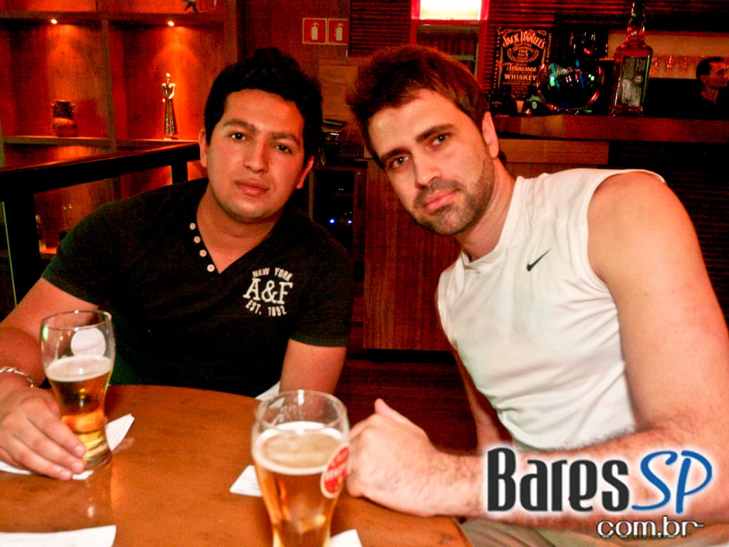 L'Absolu recebeu show acústico com músico Rodrigo Reys L'Absolu recebeu show acústico com músico Rodrigo Reys