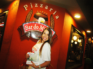 Sexta-Feira foi dia de Happy Hour no Bar do Milton, em Santana, com chope Brahma - Ação Unisal 2011