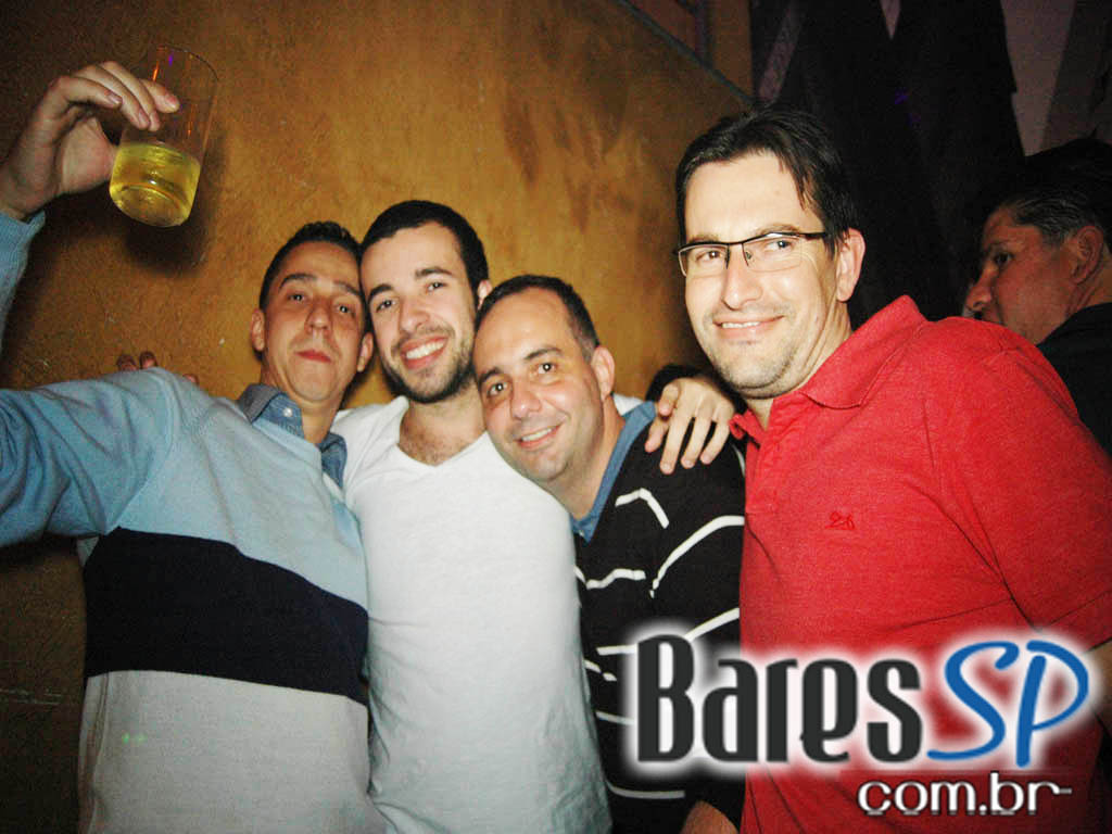 Papagaio Vintém recebeu o som da dupla João Marcos e Alessandro - Ação Unisal 2011 Papagaio Vintém recebeu o som da dupla João Marcos e Alessandro - Ação Unisal 2011