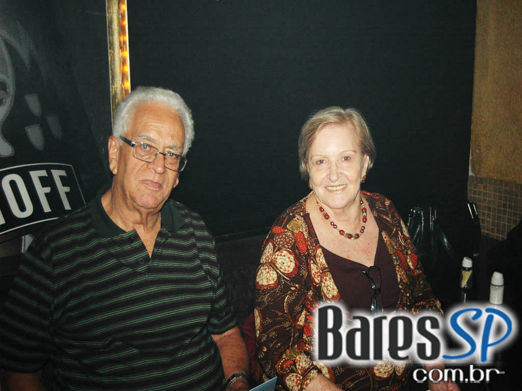 Papagaio Vintém recebeu o som da dupla João Marcos e Alessandro - Ação Unisal 2011 Papagaio Vintém recebeu o som da dupla João Marcos e Alessandro - Ação Unisal 2011