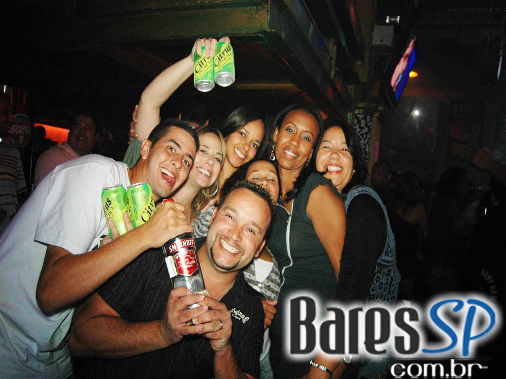 Papagaio Vintém recebeu o som da dupla João Marcos e Alessandro - Ação Unisal 2011 Papagaio Vintém recebeu o som da dupla João Marcos e Alessandro - Ação Unisal 2011