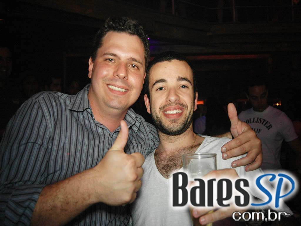 Papagaio Vintém recebeu o som da dupla João Marcos e Alessandro - Ação Unisal 2011 Papagaio Vintém recebeu o som da dupla João Marcos e Alessandro - Ação Unisal 2011