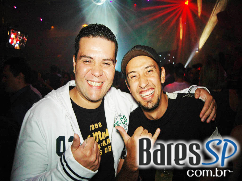 Papagaio Vintém recebeu o som da dupla João Marcos e Alessandro - Ação Unisal 2011 Papagaio Vintém recebeu o som da dupla João Marcos e Alessandro - Ação Unisal 2011