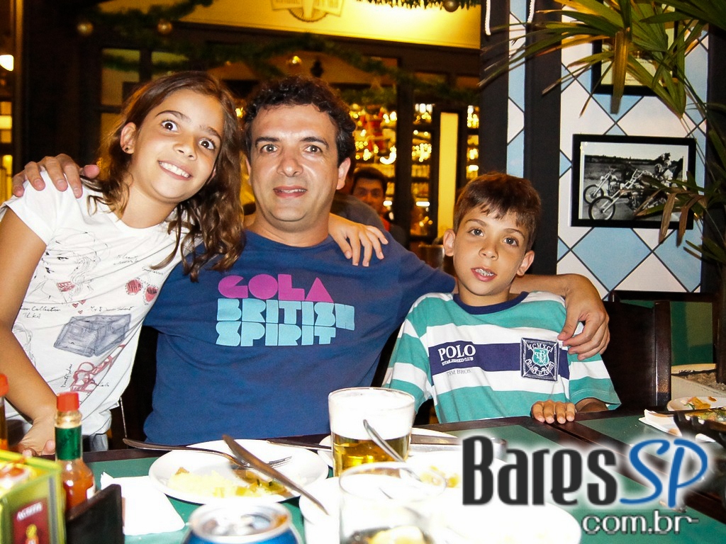 No Bar do Juarez, em Pinheiros, teve Happy Hour com Camarão e chopp Brahma. No Bar do Juarez, em Pinheiros, teve Happy Hour com Camarão e chopp Brahma.