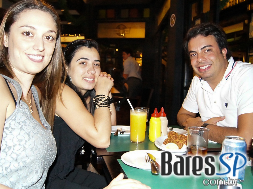 No Bar do Juarez, em Pinheiros, teve Happy Hour com Camarão e chopp Brahma. No Bar do Juarez, em Pinheiros, teve Happy Hour com Camarão e chopp Brahma.