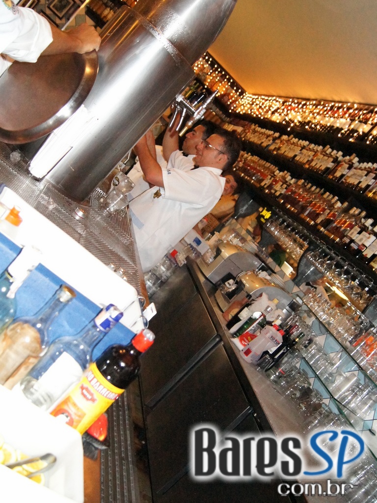 No Bar do Juarez, em Pinheiros, teve Happy Hour com Camarão e chopp Brahma. No Bar do Juarez, em Pinheiros, teve Happy Hour com Camarão e chopp Brahma.