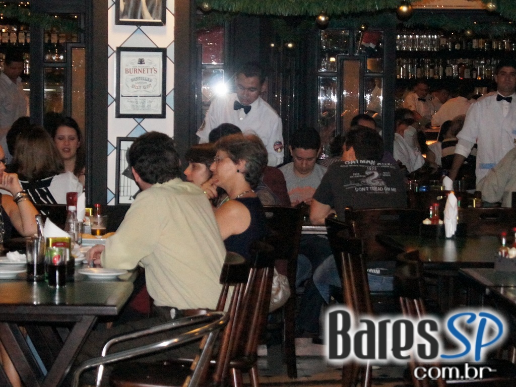 No Bar do Juarez, em Pinheiros, teve Happy Hour com Camarão e chopp Brahma. No Bar do Juarez, em Pinheiros, teve Happy Hour com Camarão e chopp Brahma.
