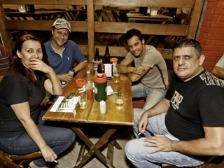 Mocofava ofereceu drink e cardápio diversificado, cerveja bem gelada e música ambiente - Ação UNISAL 2011