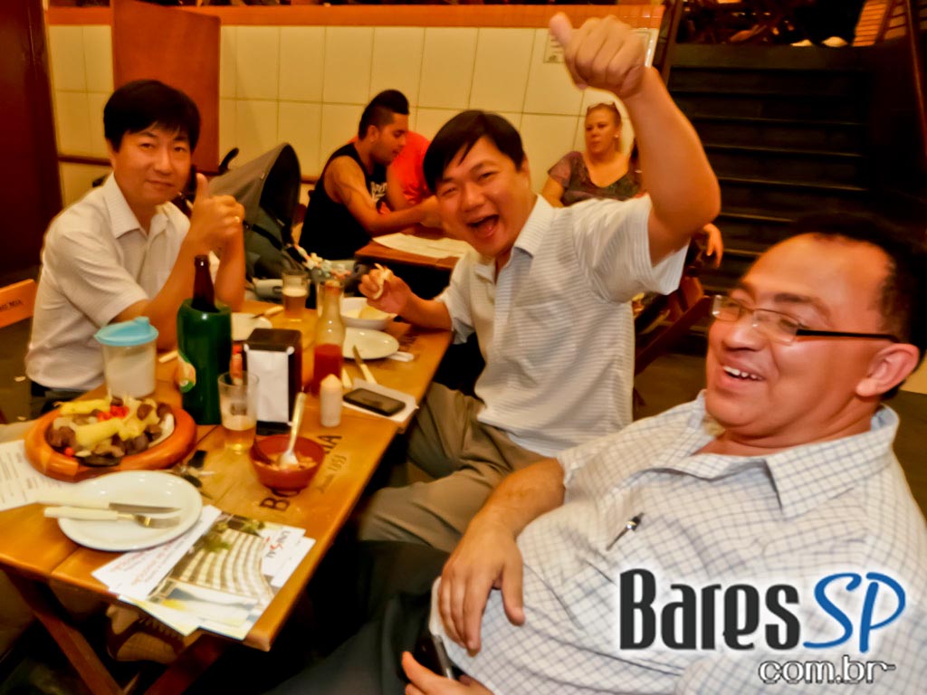 Mocofava ofereceu drink e cardápio diversificado, cerveja bem gelada e música ambiente - Ação UNISAL 2011 Mocofava ofereceu drink e cardápio diversificado, cerveja bem gelada e música ambiente - Ação UNISAL 2011