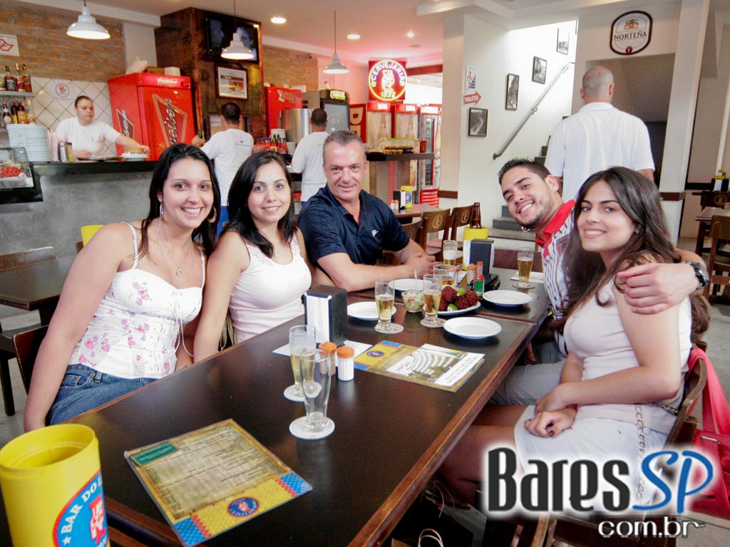 Cervejaria do Luiz Fernandes apresentou um cardápio variado no domingo - Ação Unisal 2011 Cervejaria do Luiz Fernandes apresentou um cardápio variado no domingo - Ação Unisal 2011