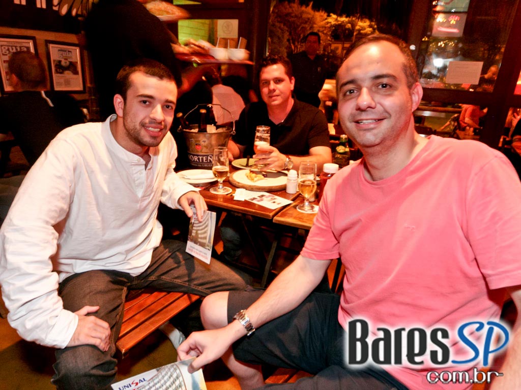 Villa Vintém apresentou uma noite repleta de música com participação da banda DJorges - Ação Unisal 2011 Villa Vintém apresentou uma noite repleta de música com participação da banda DJorges - Ação Unisal 2011