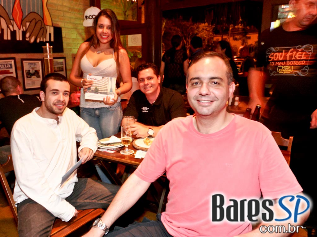 Villa Vintém apresentou uma noite repleta de música com participação da banda DJorges - Ação Unisal 2011 Villa Vintém apresentou uma noite repleta de música com participação da banda DJorges - Ação Unisal 2011