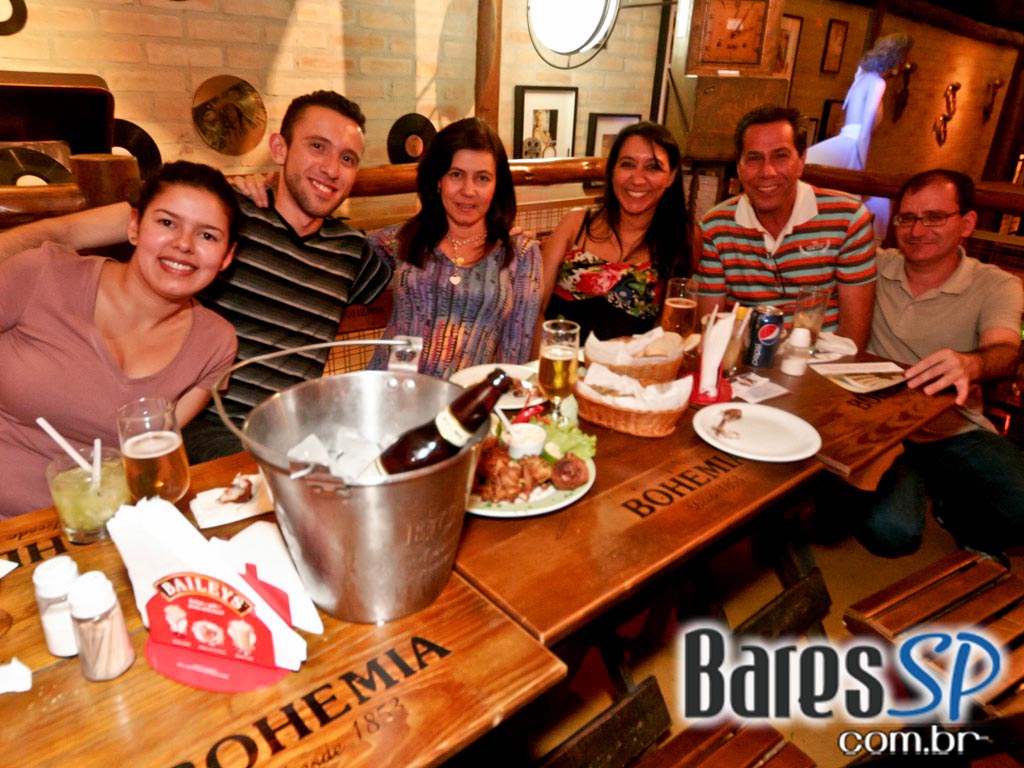 Villa Vintém apresentou uma noite repleta de música com participação da banda DJorges - Ação Unisal 2011 Villa Vintém apresentou uma noite repleta de música com participação da banda DJorges - Ação Unisal 2011