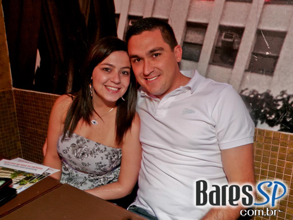 Noite de descontração com participação da banda Planet Vox no Papagaio Vintém - Ação Unisal 2011 Noite de descontração com participação da banda Planet Vox no Papagaio Vintém - Ação Unisal 2011