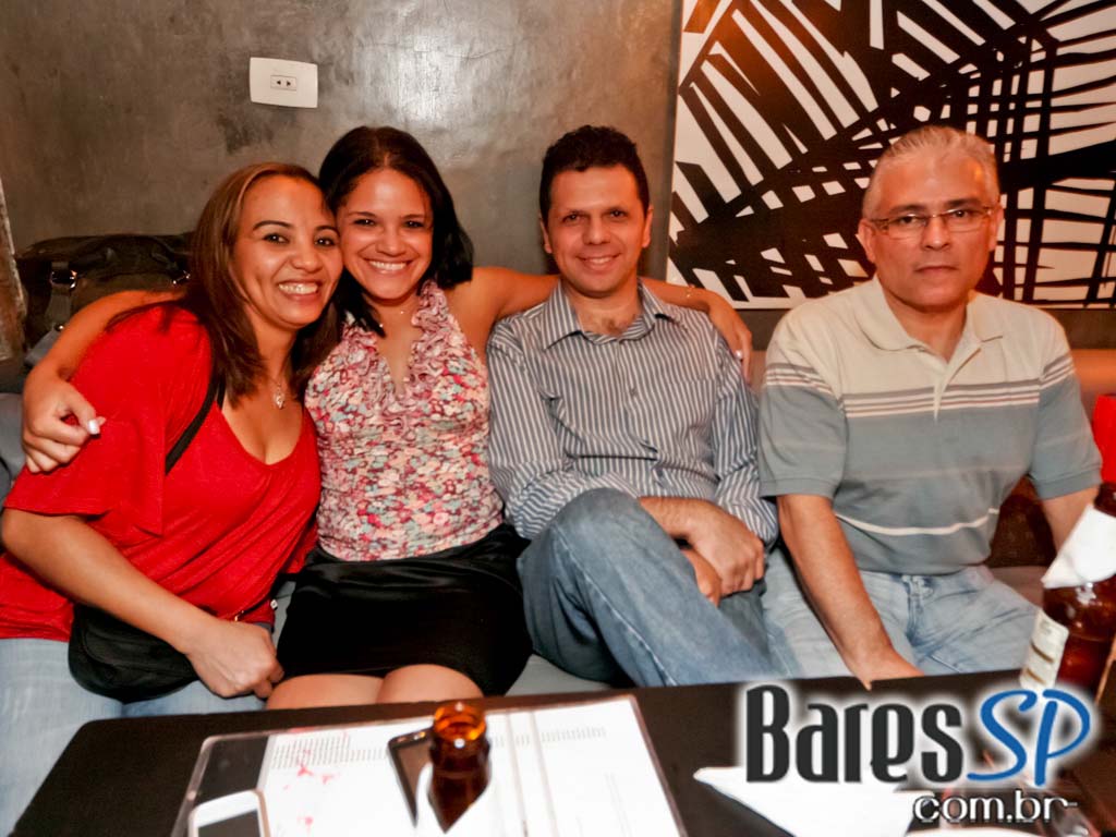 8 Bar recebeu neste sábado o DJ Marcelinho 8 Bar recebeu neste sábado o DJ Marcelinho