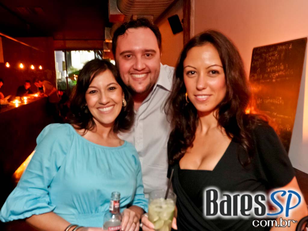 8 Bar recebeu neste sábado o DJ Marcelinho 8 Bar recebeu neste sábado o DJ Marcelinho