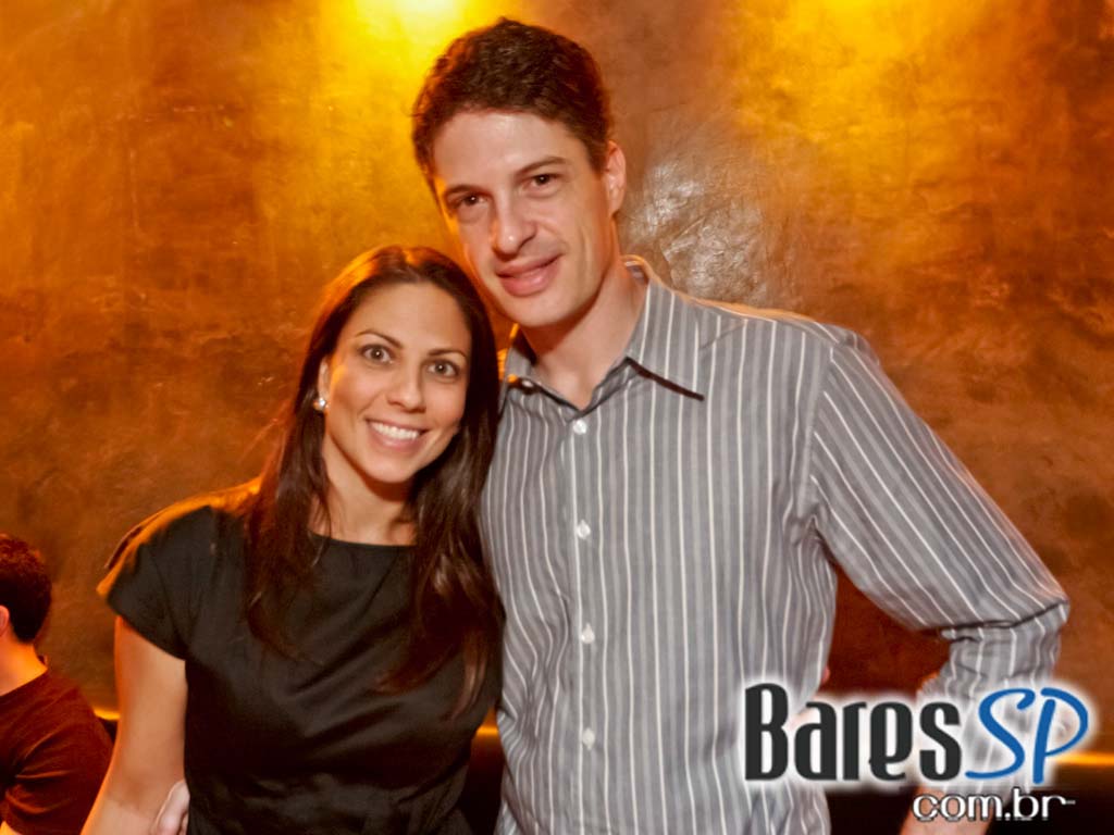 8 Bar recebeu neste sábado o DJ Marcelinho 8 Bar recebeu neste sábado o DJ Marcelinho