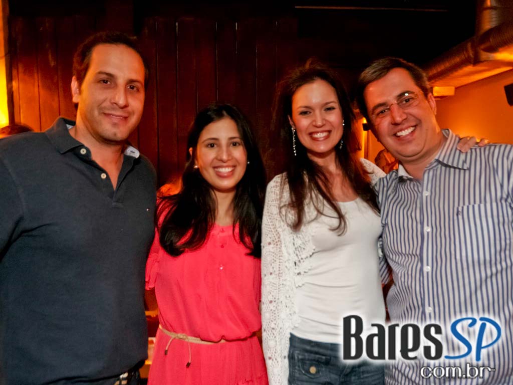 8 Bar recebeu neste sábado o DJ Marcelinho 8 Bar recebeu neste sábado o DJ Marcelinho