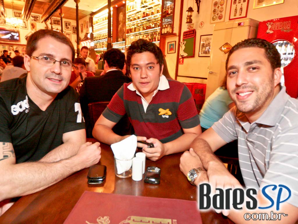 Quarta-Feira foi dia de Happy Hour no Salve Jorge, localizado no Itaim Bibi Quarta-Feira foi dia de Happy Hour no Salve Jorge, localizado no Itaim Bibi