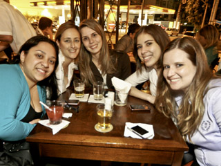 Quarta-Feira foi dia de Happy Hour no Salve Jorge, localizado no Itaim Bibi