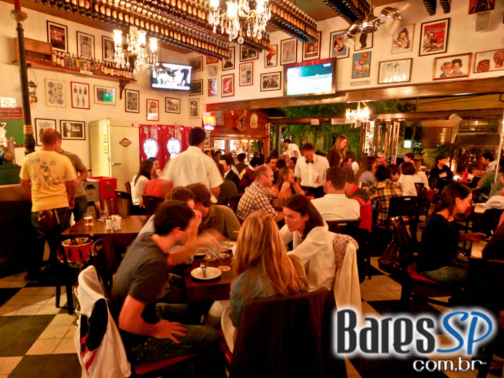 Quarta-Feira foi dia de Happy Hour no Salve Jorge, localizado no Itaim Bibi Quarta-Feira foi dia de Happy Hour no Salve Jorge, localizado no Itaim Bibi