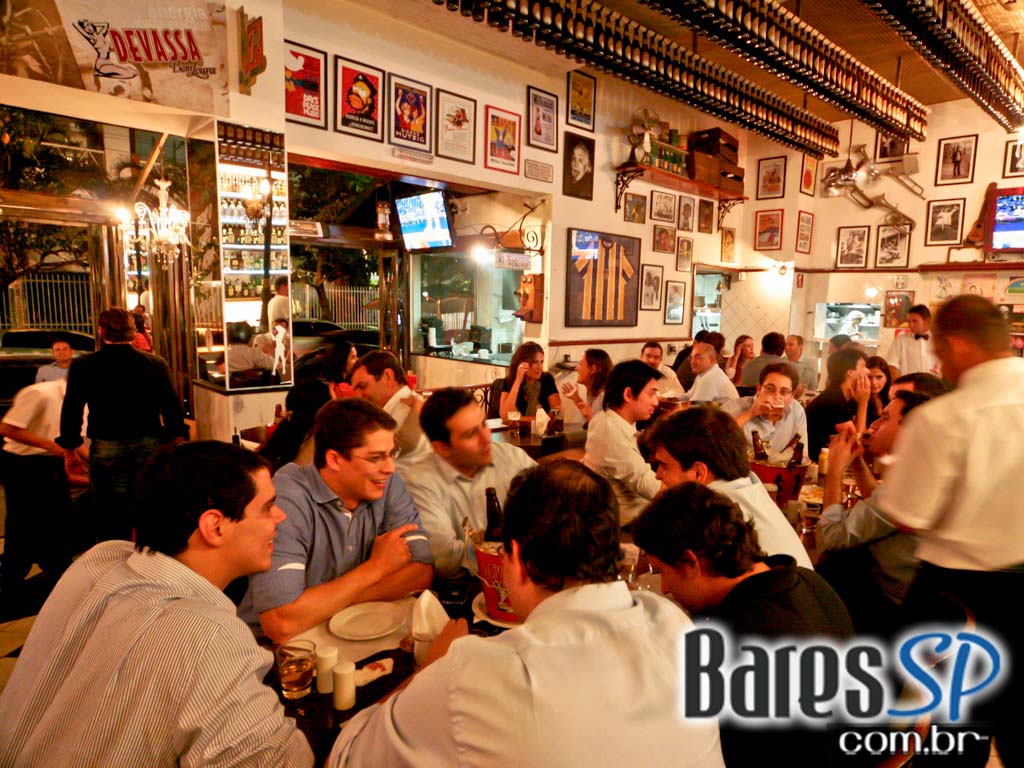 Quarta-Feira foi dia de Happy Hour no Salve Jorge, localizado no Itaim Bibi Quarta-Feira foi dia de Happy Hour no Salve Jorge, localizado no Itaim Bibi