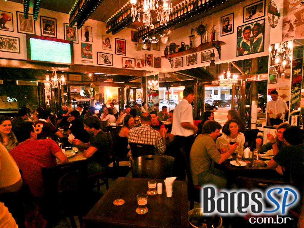 Quarta-Feira foi dia de Happy Hour no Salve Jorge, localizado no Itaim Bibi Quarta-Feira foi dia de Happy Hour no Salve Jorge, localizado no Itaim Bibi