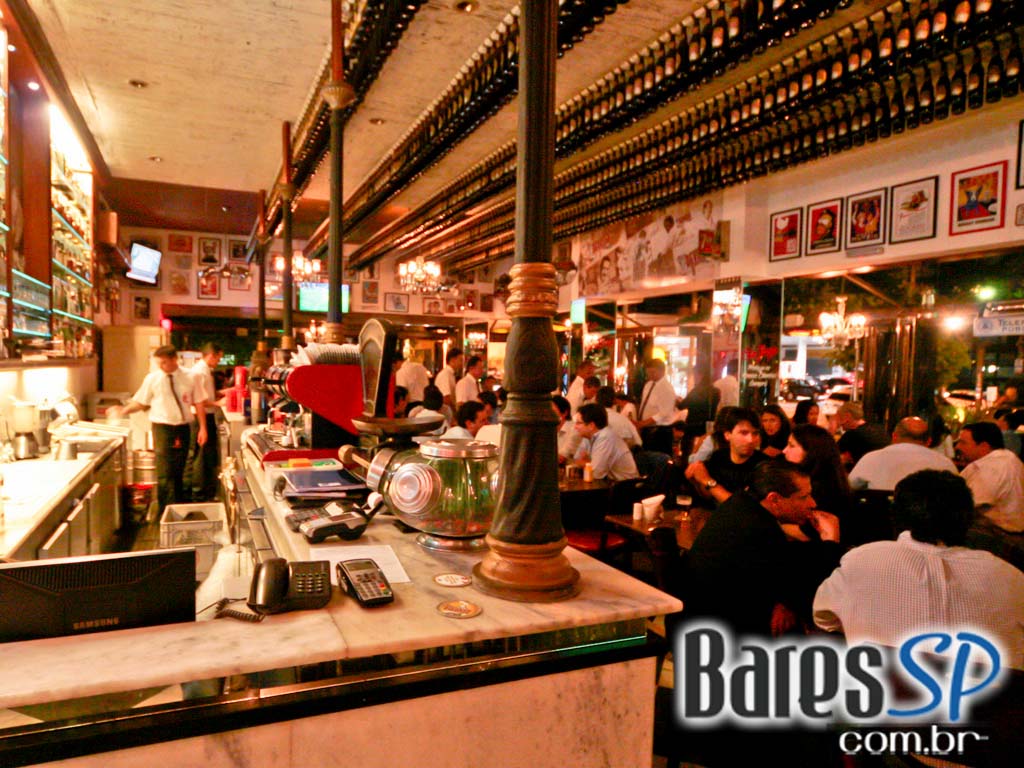 Quarta-Feira foi dia de Happy Hour no Salve Jorge, localizado no Itaim Bibi Quarta-Feira foi dia de Happy Hour no Salve Jorge, localizado no Itaim Bibi