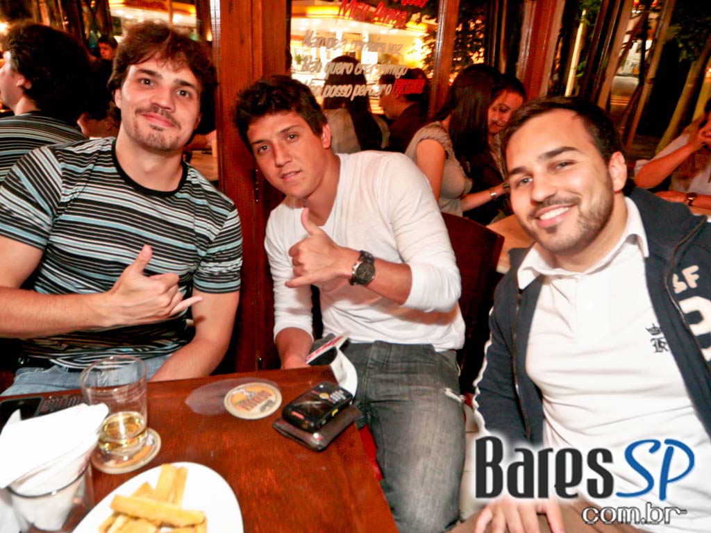 Quarta-Feira foi dia de Happy Hour no Salve Jorge, localizado no Itaim Bibi Quarta-Feira foi dia de Happy Hour no Salve Jorge, localizado no Itaim Bibi