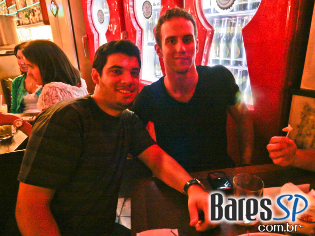 Quarta-Feira foi dia de Happy Hour no Salve Jorge, localizado no Itaim Bibi Quarta-Feira foi dia de Happy Hour no Salve Jorge, localizado no Itaim Bibi