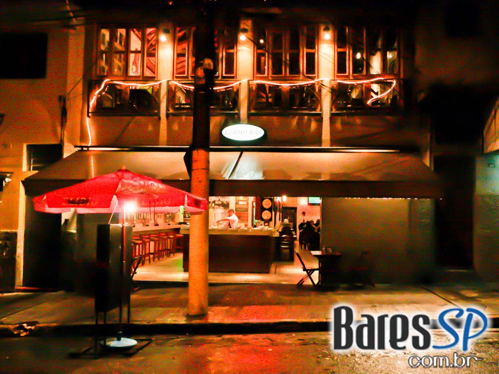 Happy hour descontraído na noite de terça-feira no Elídio Bar Happy hour descontraído na noite de terça-feira no Elídio Bar