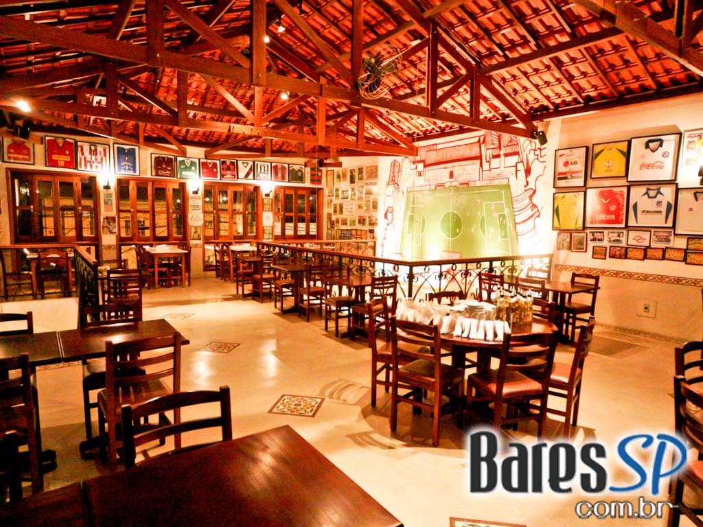 Happy hour descontraído na noite de terça-feira no Elídio Bar Happy hour descontraído na noite de terça-feira no Elídio Bar