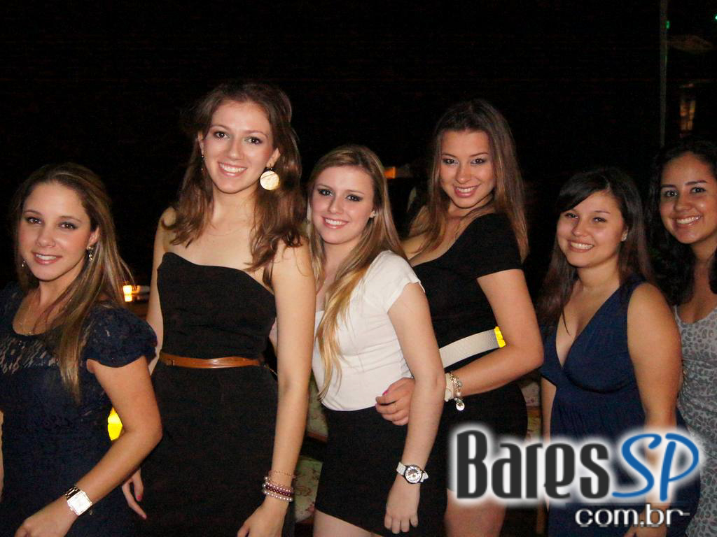 Muito Hip House na sexta do Café De La Musique Muito Hip House na sexta do Café De La Musique