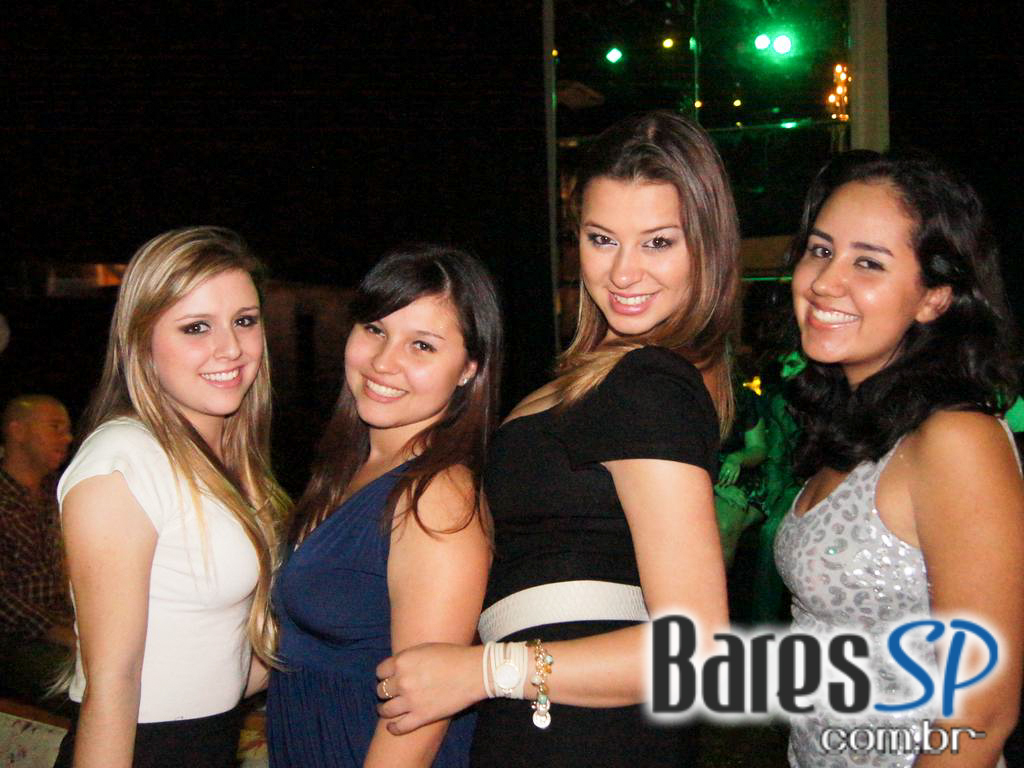 Muito Hip House na sexta do Café De La Musique Muito Hip House na sexta do Café De La Musique