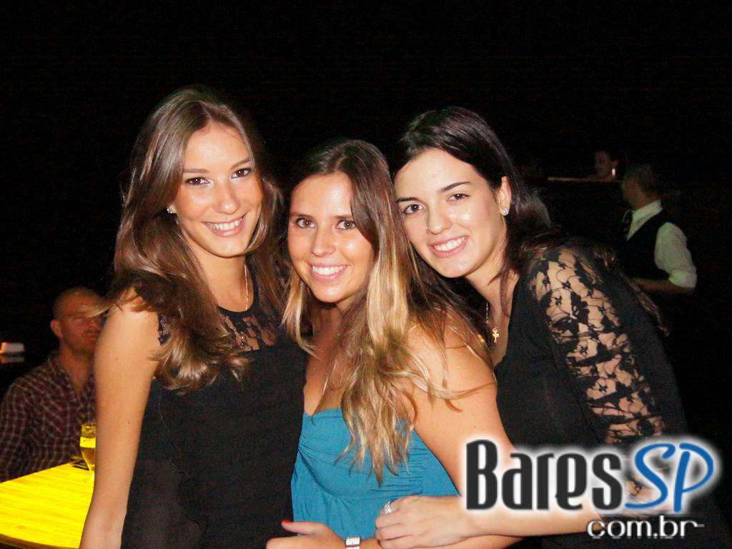 Muito Hip House na sexta do Café De La Musique Muito Hip House na sexta do Café De La Musique