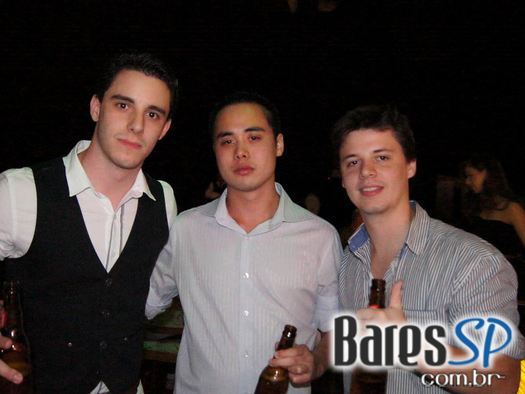 Muito Hip House na sexta do Café De La Musique Muito Hip House na sexta do Café De La Musique