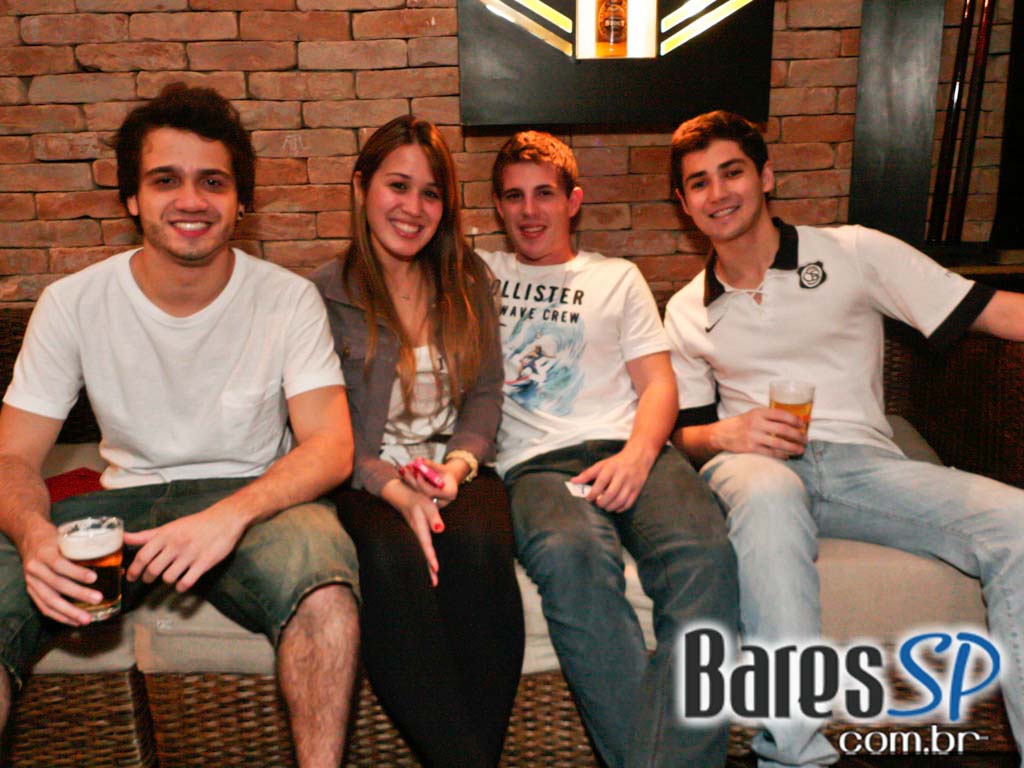 Quarta-feira foi dia de happy hour no Bar do Santa Quarta-feira foi dia de happy hour no Bar do Santa