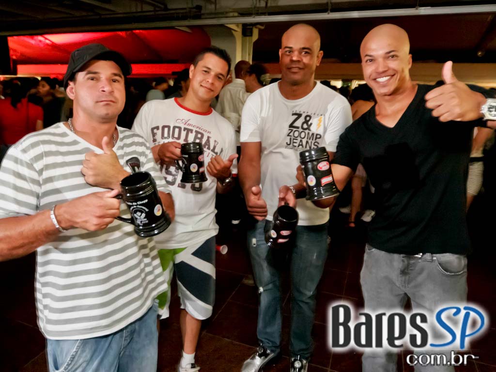 Show de Seu Jorge na Festa do Chopp da Vai Vai Show de Seu Jorge na Festa do Chopp da Vai Vai