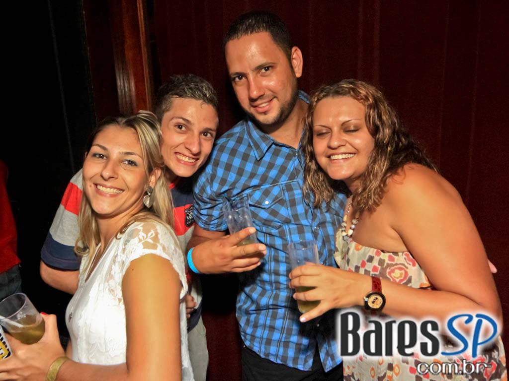 Inauguração do Burgues Bar aconteceu no sábado na Vila Olímpia Inauguração do Burgues Bar aconteceu no sábado na Vila Olímpia