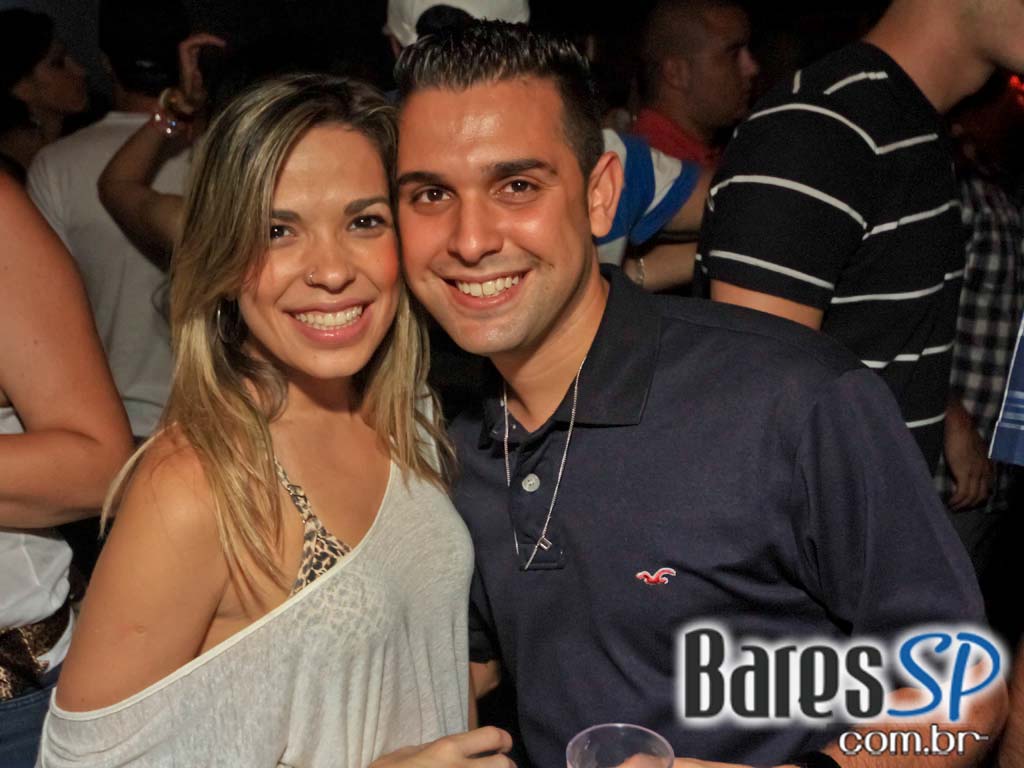 Inauguração do Burgues Bar aconteceu no sábado na Vila Olímpia Inauguração do Burgues Bar aconteceu no sábado na Vila Olímpia