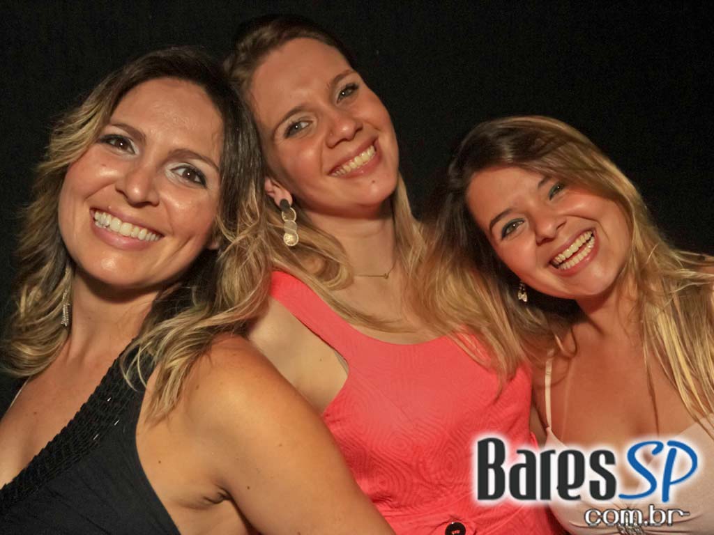 Inauguração do Burgues Bar aconteceu no sábado na Vila Olímpia Inauguração do Burgues Bar aconteceu no sábado na Vila Olímpia