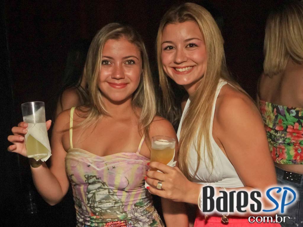 Inauguração do Burgues Bar aconteceu no sábado na Vila Olímpia Inauguração do Burgues Bar aconteceu no sábado na Vila Olímpia