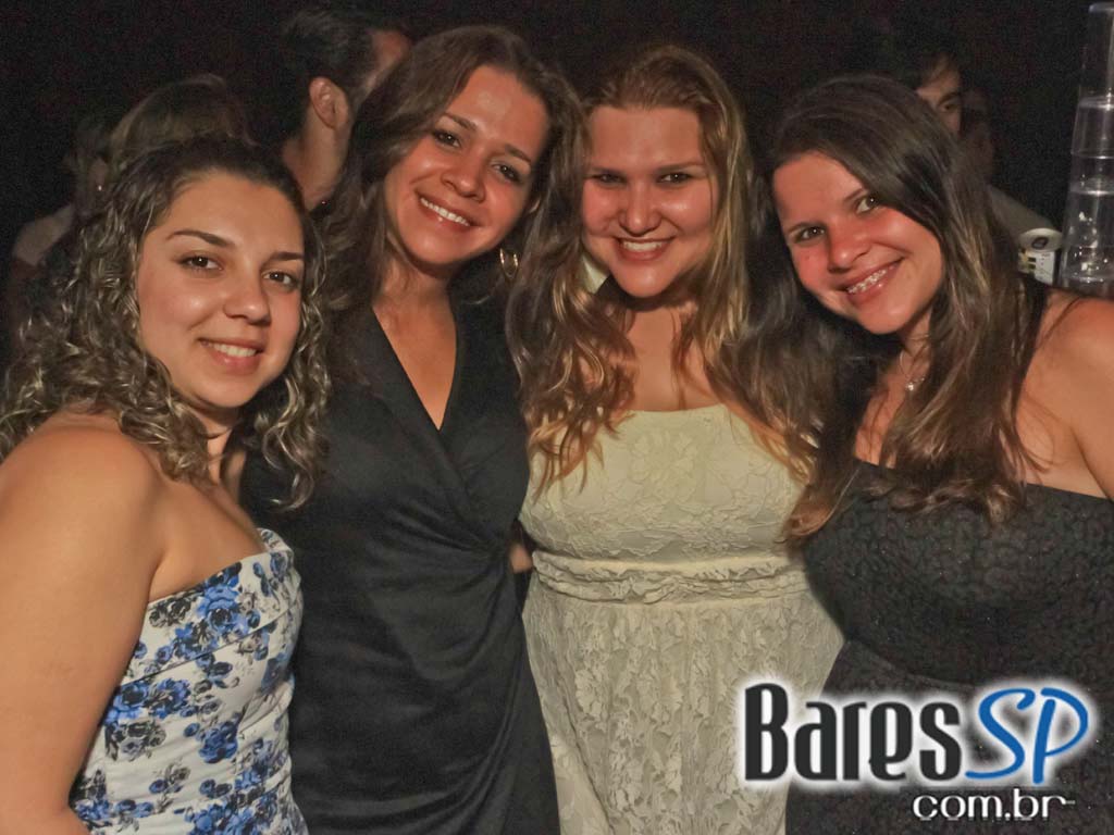 Inauguração do Burgues Bar aconteceu no sábado na Vila Olímpia Inauguração do Burgues Bar aconteceu no sábado na Vila Olímpia