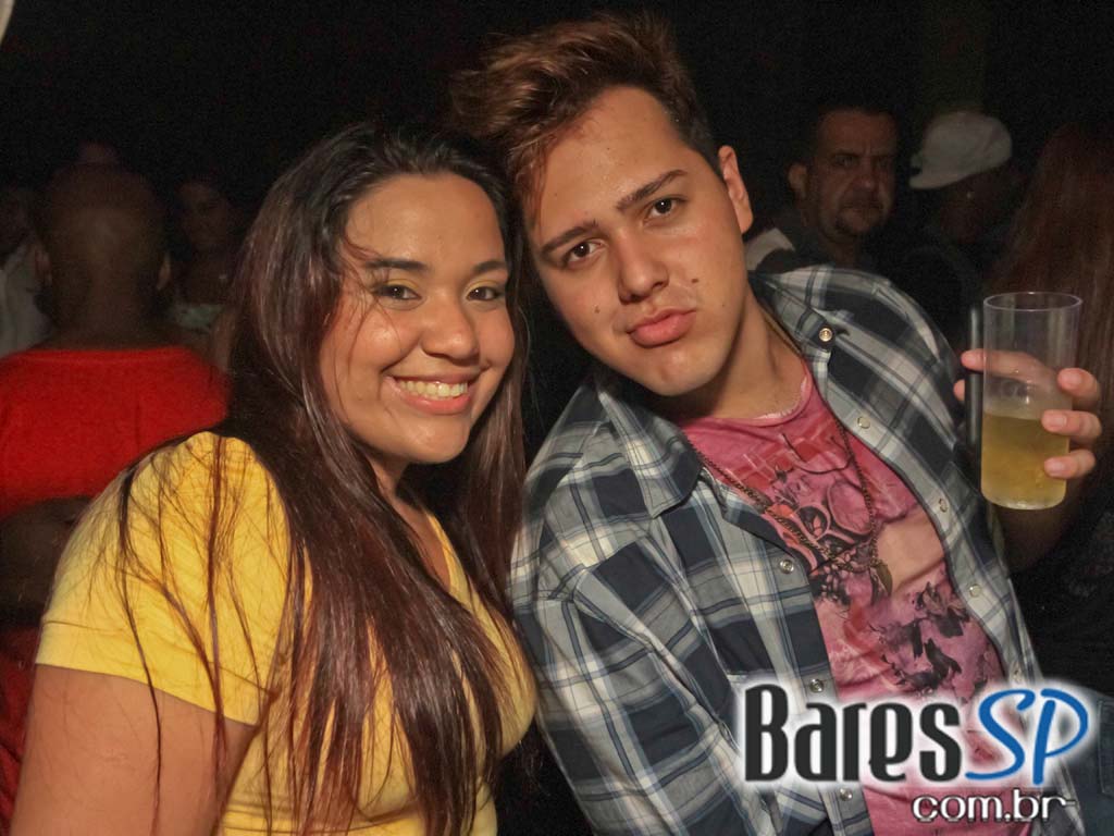 Inauguração do Burgues Bar aconteceu no sábado na Vila Olímpia Inauguração do Burgues Bar aconteceu no sábado na Vila Olímpia