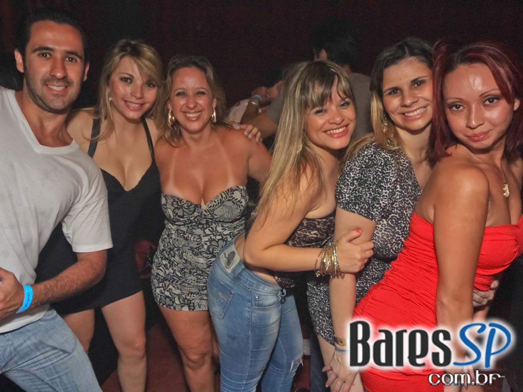 Inauguração do Burgues Bar aconteceu no sábado na Vila Olímpia Inauguração do Burgues Bar aconteceu no sábado na Vila Olímpia