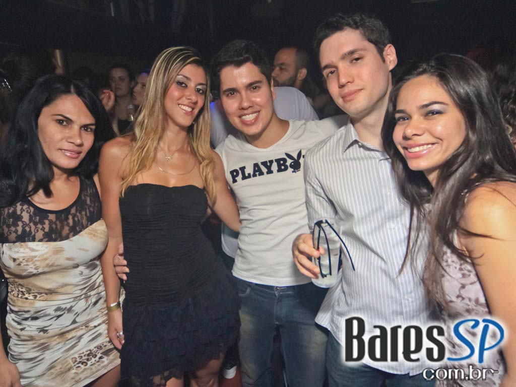 Inauguração do Burgues Bar aconteceu no sábado na Vila Olímpia Inauguração do Burgues Bar aconteceu no sábado na Vila Olímpia