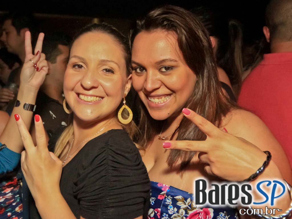 Inauguração do Burgues Bar aconteceu no sábado na Vila Olímpia Inauguração do Burgues Bar aconteceu no sábado na Vila Olímpia