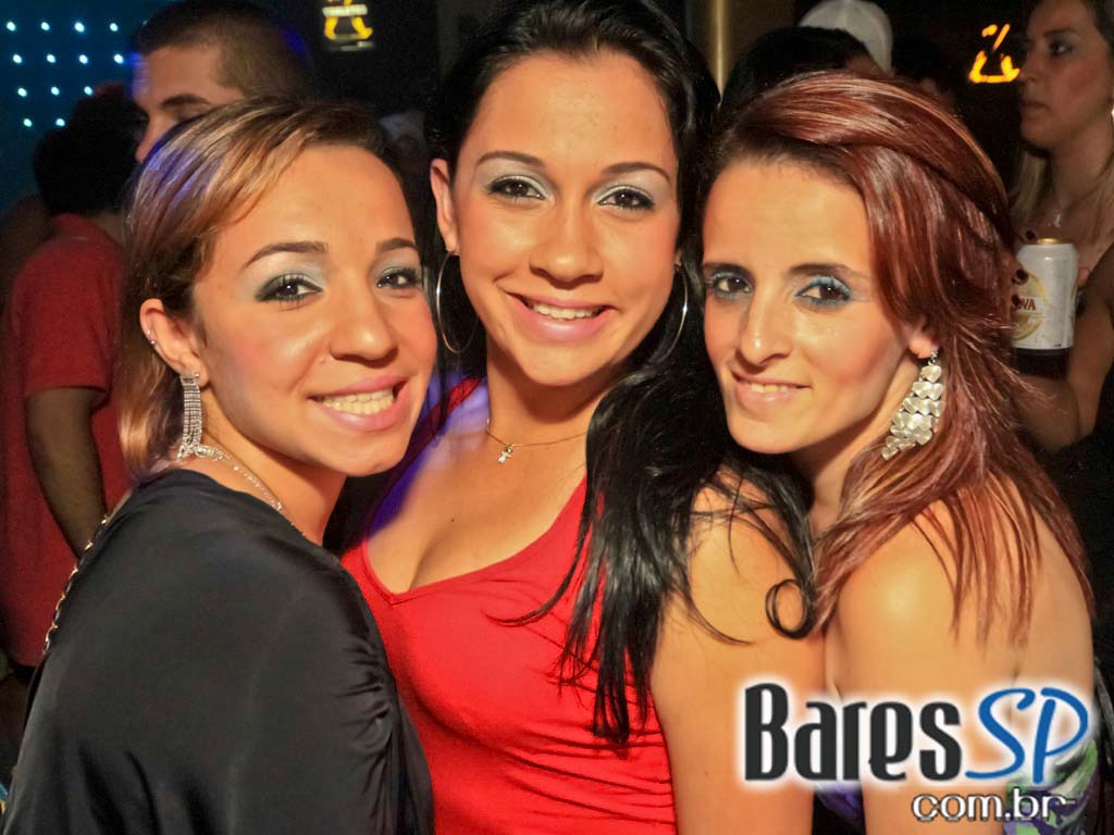 Inauguração do Burgues Bar aconteceu no sábado na Vila Olímpia Inauguração do Burgues Bar aconteceu no sábado na Vila Olímpia