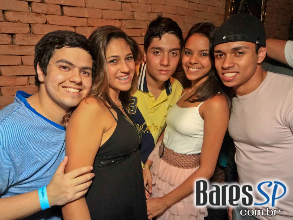 Inauguração do Burgues Bar aconteceu no sábado na Vila Olímpia Inauguração do Burgues Bar aconteceu no sábado na Vila Olímpia